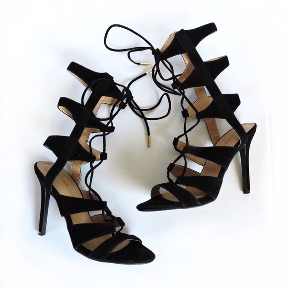 ✖️SOLD✖️Black lace-up heels - Picture 2 of 6